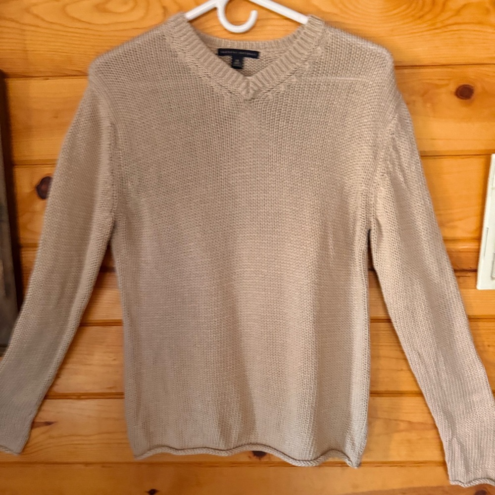 Banana Republic  V-Neck Sweater in Light Tan